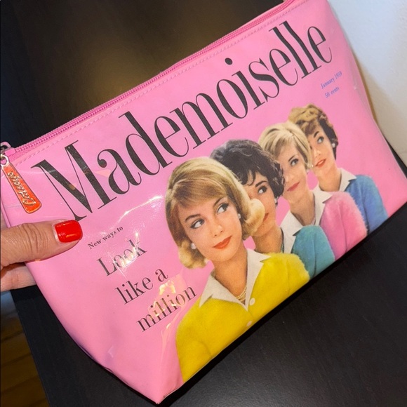 🌹Mademoiselle Vinyl Pink Personal Essential/Toiletry Bag - Picture 1 of 9